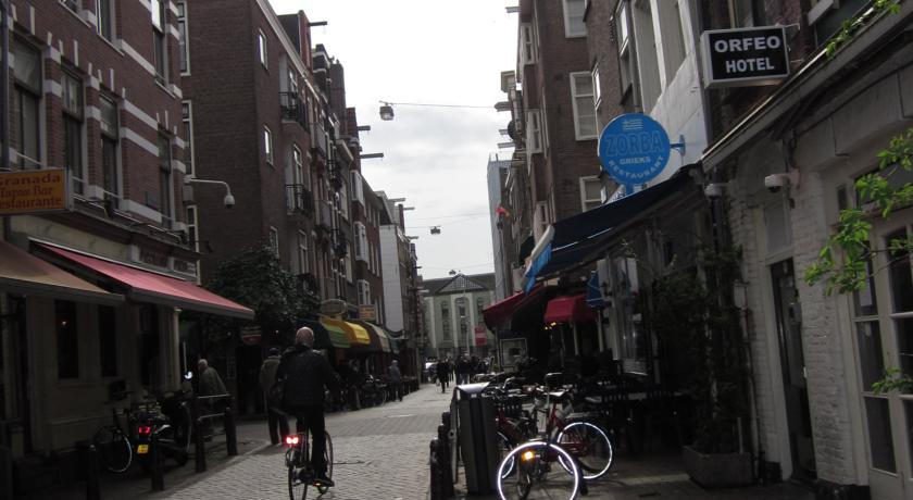 Amsterdam Hostel Uptown